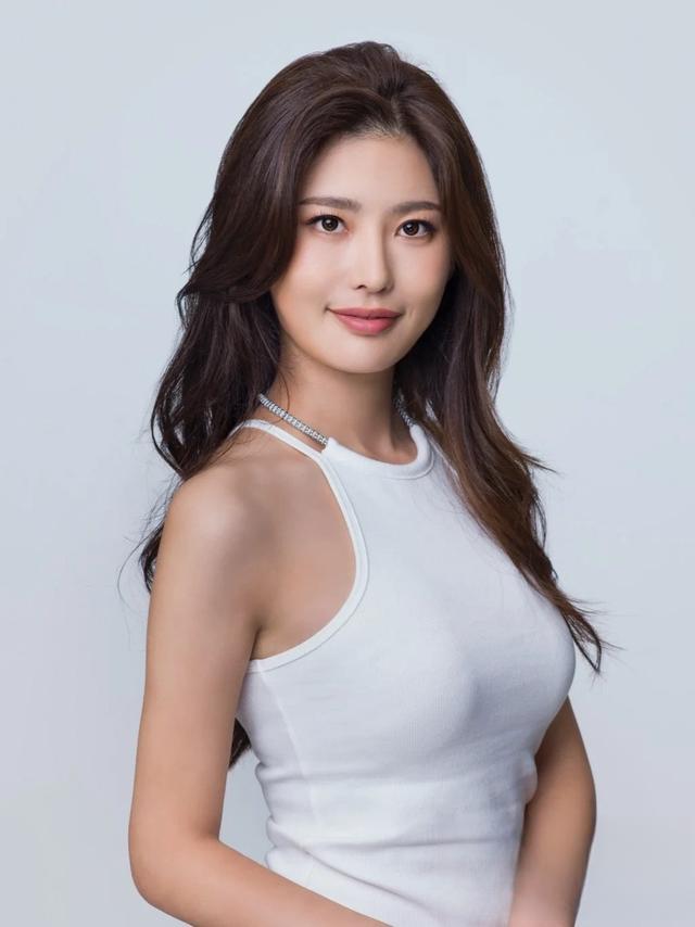 2024香港小姐15强新鲜出炉,千篇一律的长相不如不选!太失望了!