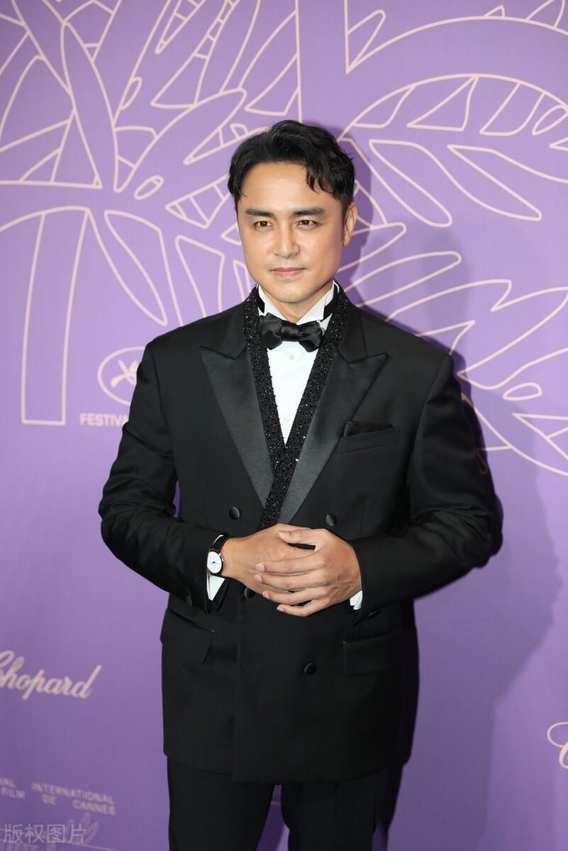 取艺名不足为奇，这15位明星连姓都换了，女主持称改姓对不起老爸