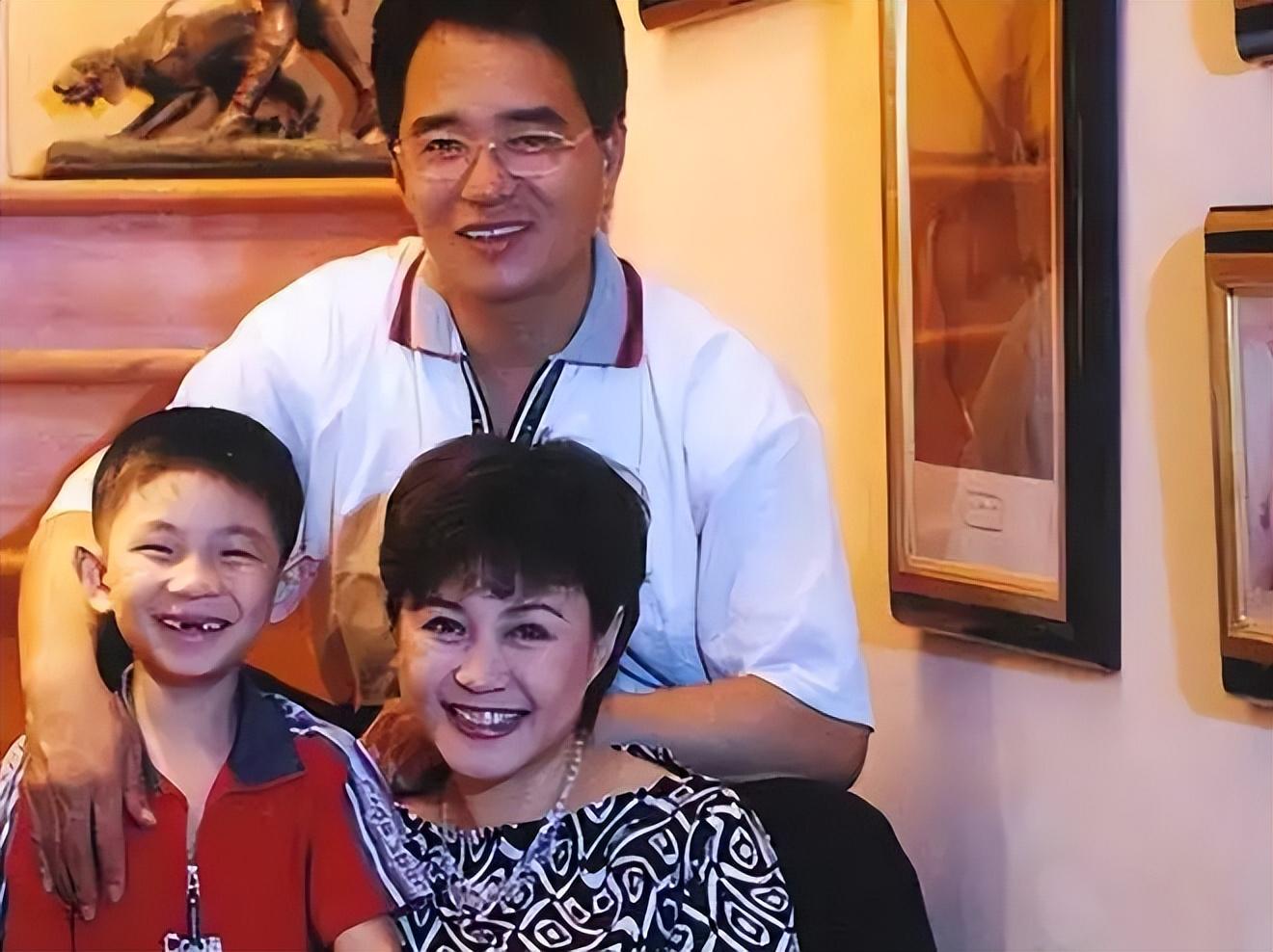 央视肖晓琳: 退休5个月，于美国儿子家死去，临终26字遗言现实写照