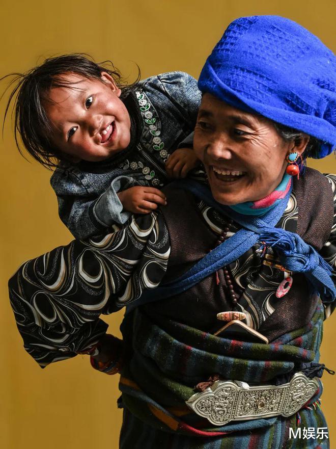 王菲女儿李嫣做第4次“兔唇”修复:照片公开大变样,美得很高级