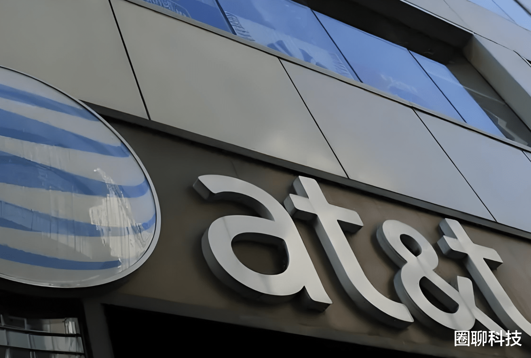 怒砸30亿美元!中方反制后美国气急败坏,再度对华为、中兴下手!