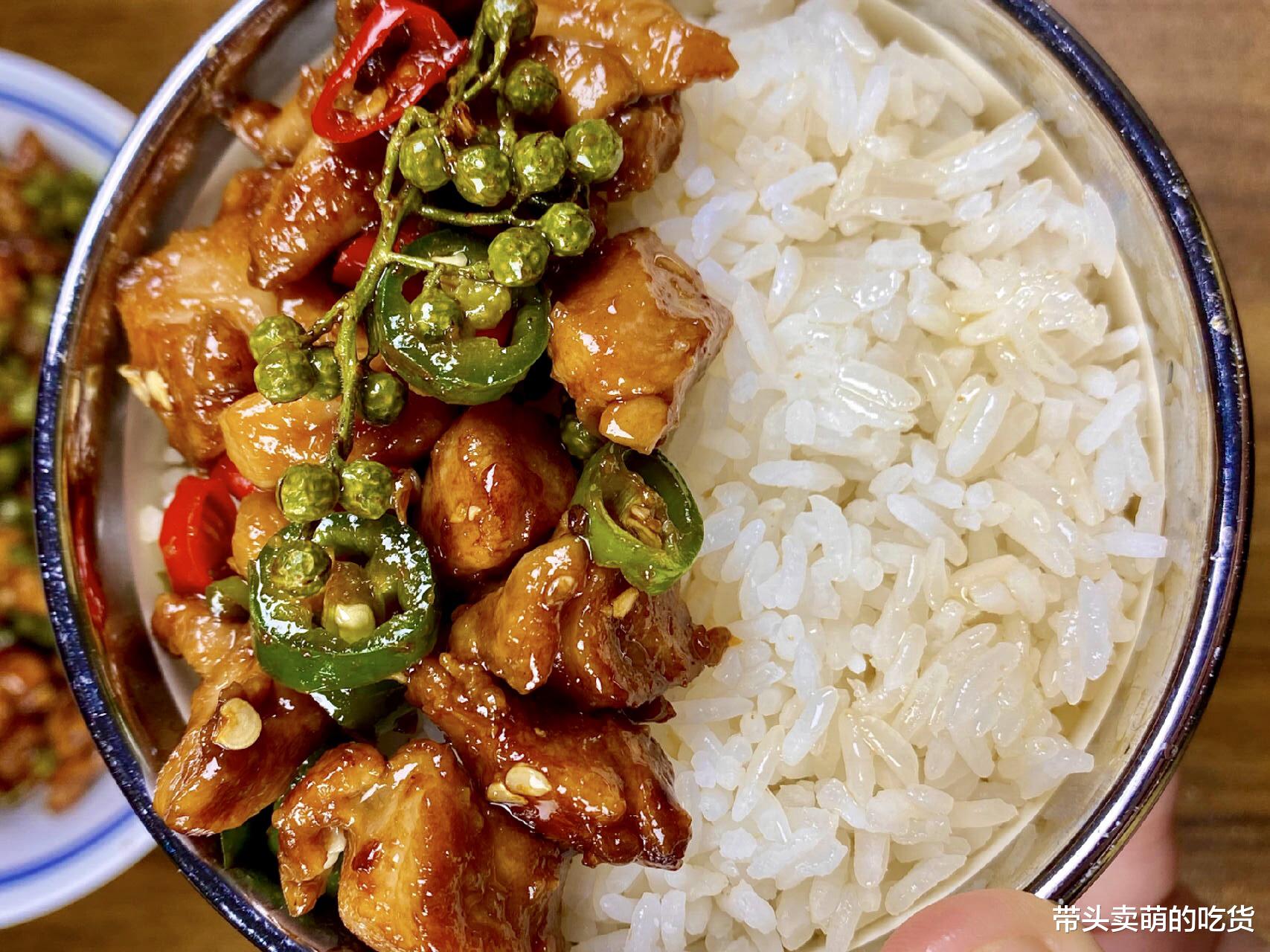 去蹭饭碰到这3道家常菜有口福了,香香辣辣非常开胃,吃过就爱上