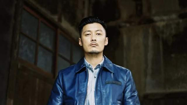 余文乐删除表态回复，急于宣传赚钱让网友下单，被怒斥墙头草