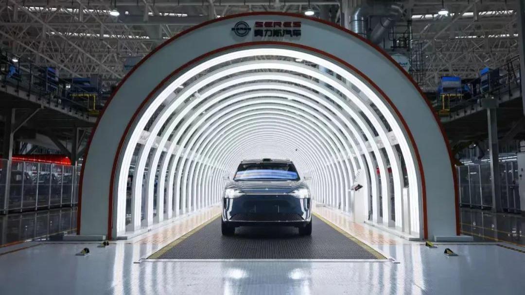 余承东当年想卖30万辆，鸿蒙智行2024销量超出50