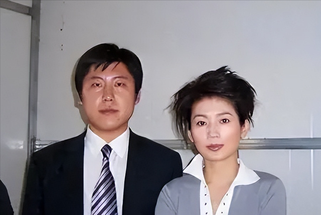 曾红过董卿的王小丫,二婚嫁大13岁副国级,今56岁无儿无女太凄凉