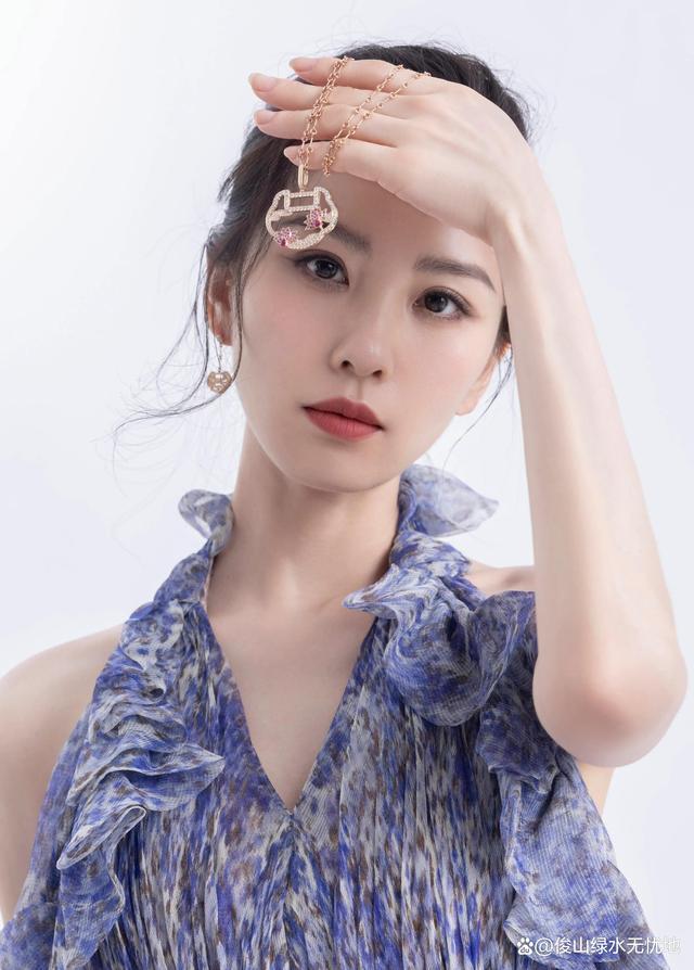 刘诗诗最暴露的造型，又性感又漂亮，网友：还真没见过！