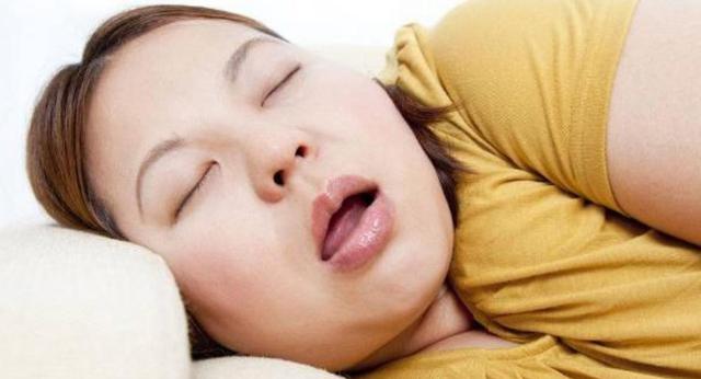 脑梗来临，睡觉先知？提醒：睡觉出现5个迹象，或是脑梗前的预警