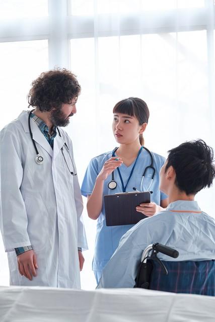 医生劝诫:不论男女,腿上一旦出现这个标志,说明体内有血栓