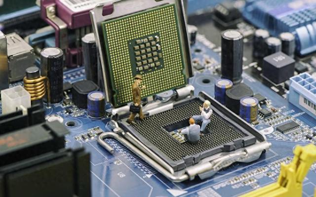 让中国芯片停滞13年的罪人，骗取11亿研发经费，后来怎样了？