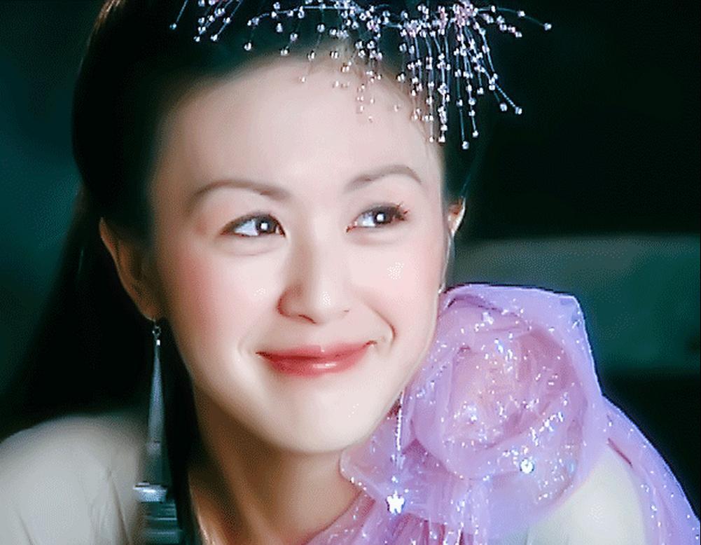 “香港第一甜妹”变身肌肉金刚芭比！这居然是童年女神师妃暄？