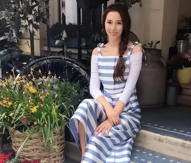 富豪丈夫变心，生了4胎的徐子淇曾为保地位拼5胎，现在却苦求无果