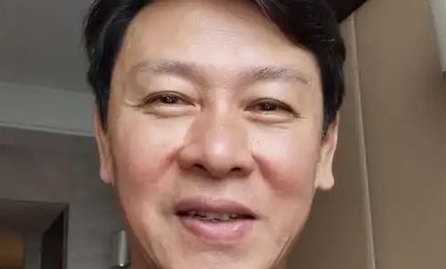 演员胡亚捷,和妻子汤静三次闹离婚,结果越吵感情越越坚固