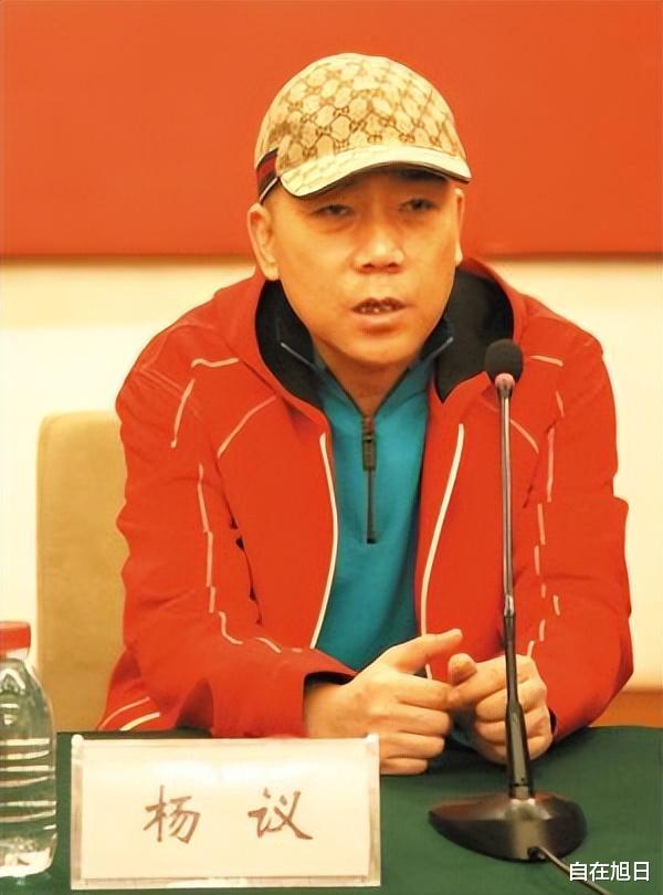 突发,事态升级!昨日凌晨杨议带人“洗劫”梦真住宅,上演卷包会