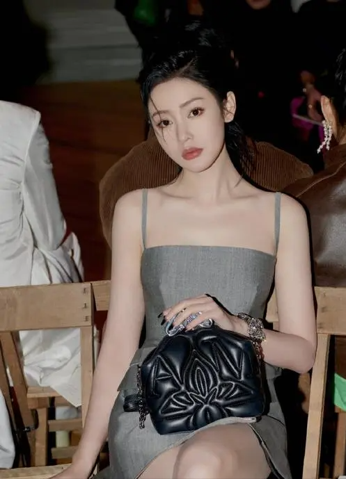 张天爱:身姿曼妙,颜倾天下,演绎之路星光熠熠