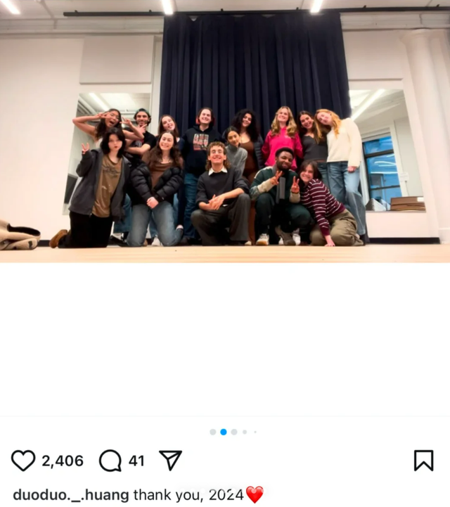 18岁多多晒近照瘦了好多！身材干瘪肩膀骨头突出，穿吊带裙很时髦