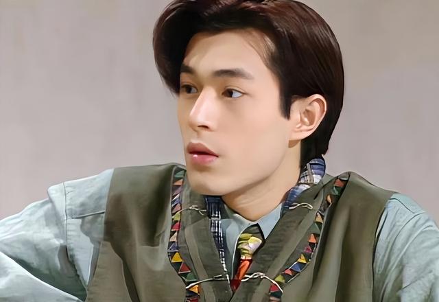 \宁可变成怪物\也要永葆青春，这6位明星早已整的\面目全非\