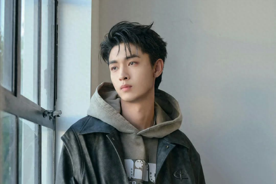 秦霄贤富二代人设崩塌,出轨丑闻全网哗然!是真豪门还是伪君子?