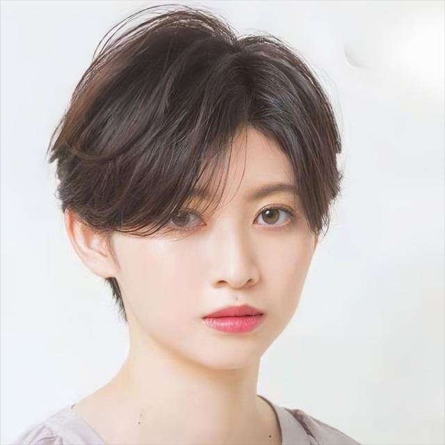 四五十岁的女人别再留长发了，试试这几款短发，时尚干练又显年轻