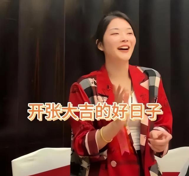 斯莱斯女车主老公因长得丑被喷惨好白菜让猪拱了，老公回答亮了