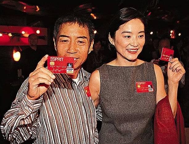 林青霞:为丑老公生下两个女儿后,他把13岁的私生子带回家