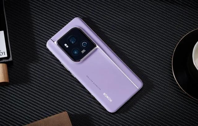 荣耀终于摊牌,16GB+1TB突降2136元,双卫星通信+IP68+素皮机身