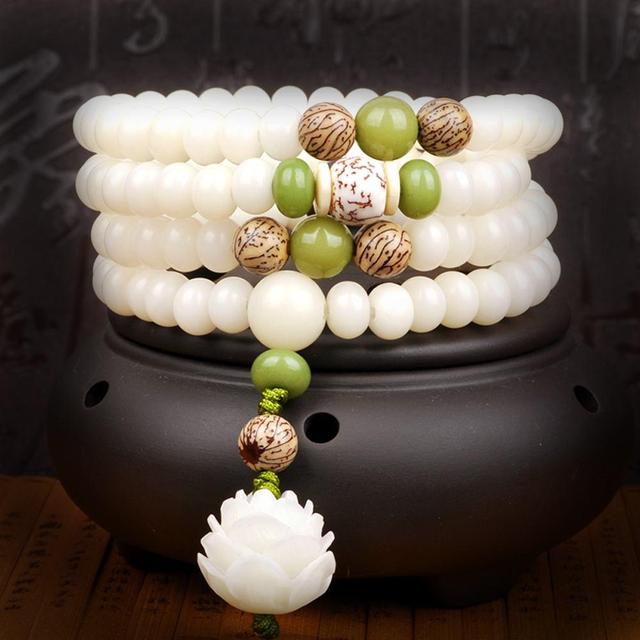 白玉菩提手串的盘玩秘籍:从入门到精通,手把手教你盘活珍宝!