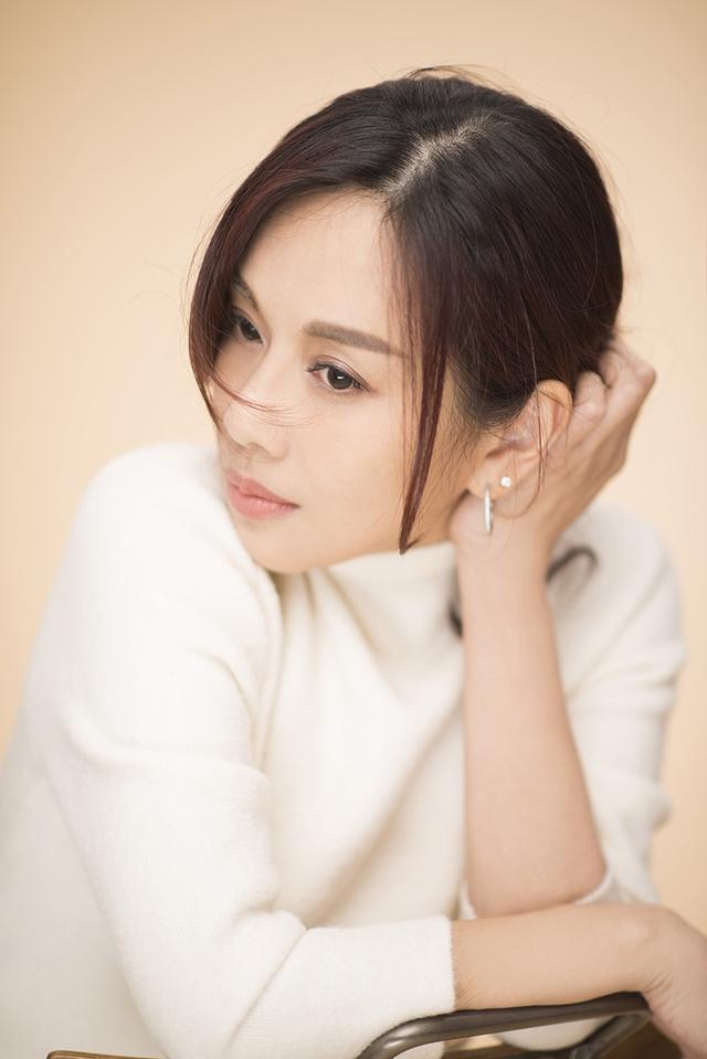 她被骗破产、患抑郁症，嫁小8岁老公被婆婆嫌弃，如今过得还好吗