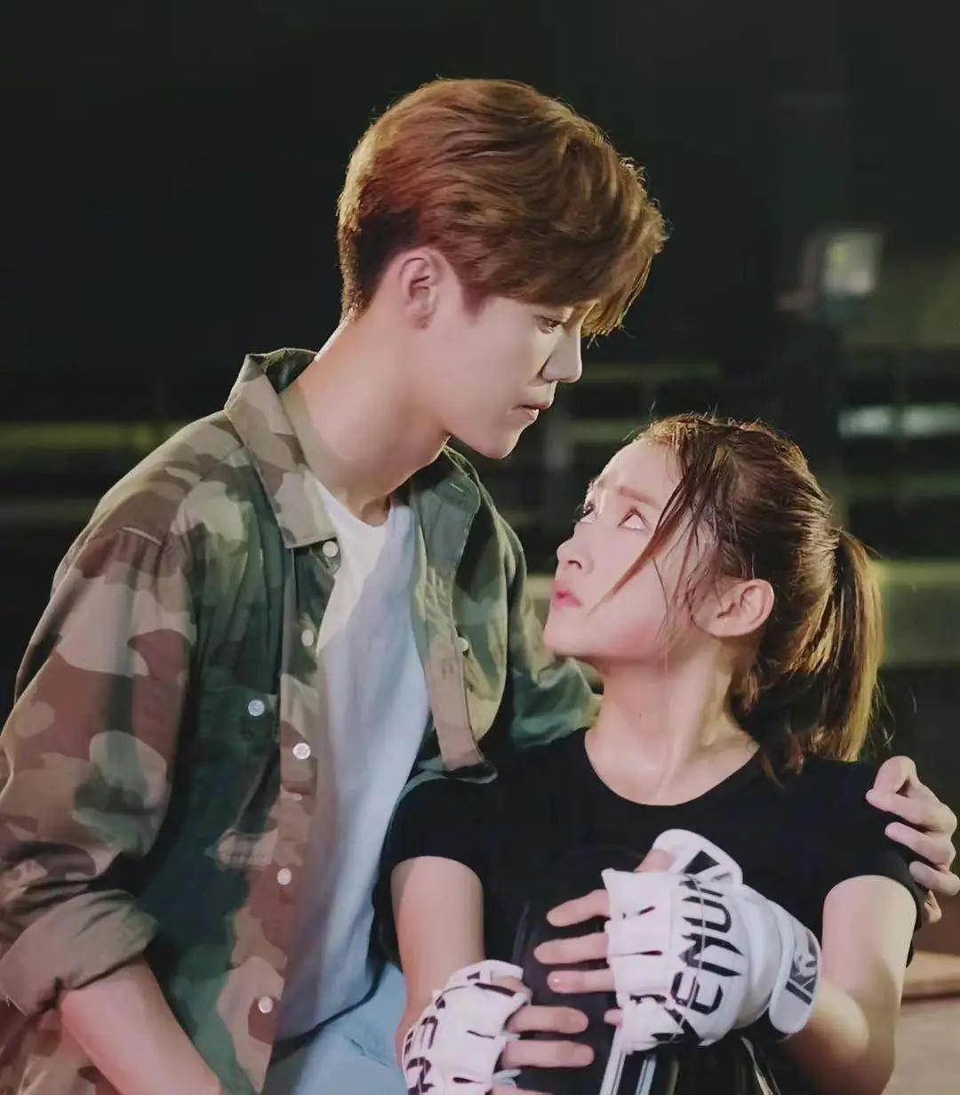 鹿晗关晓彤,爱情已删除