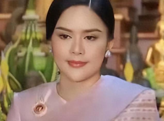 泰王苏提达出席年底仪式，小主们通通不出现，连欧拉弄也消失了