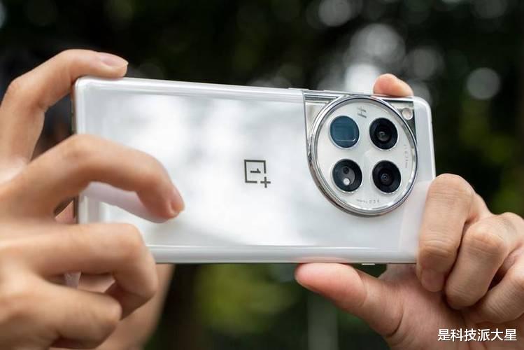 頂配24GB+1TB，2K屏+超聲波指紋+驍龍8Gen3，雙11期間加速清倉(cāng)