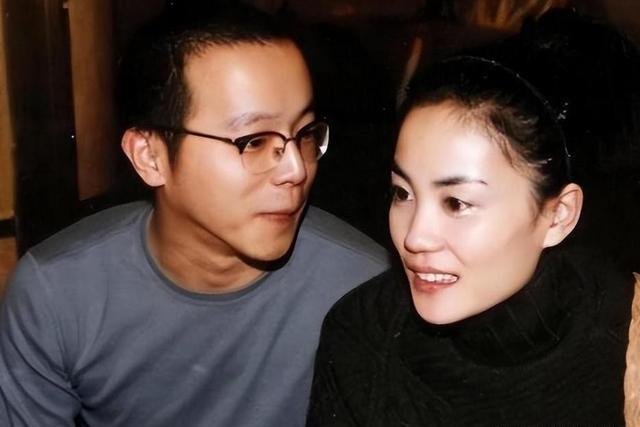 王菲恋再次被曝！张柏芝为躲避霆锋，带全家嫁小9岁大佬！