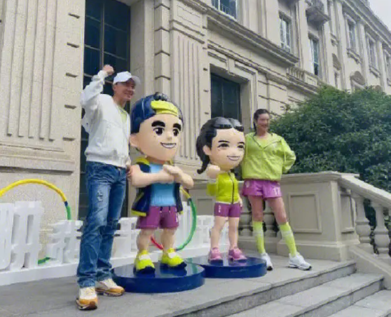 刘畊宏在苏州买一平1.5万的别墅,孩子在镇上读书,叹:比上海好