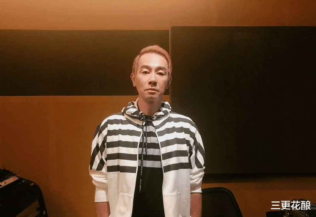 陈小春近照曝光！脸颊下垂满布皱纹，网友：这是断崖式衰老了？