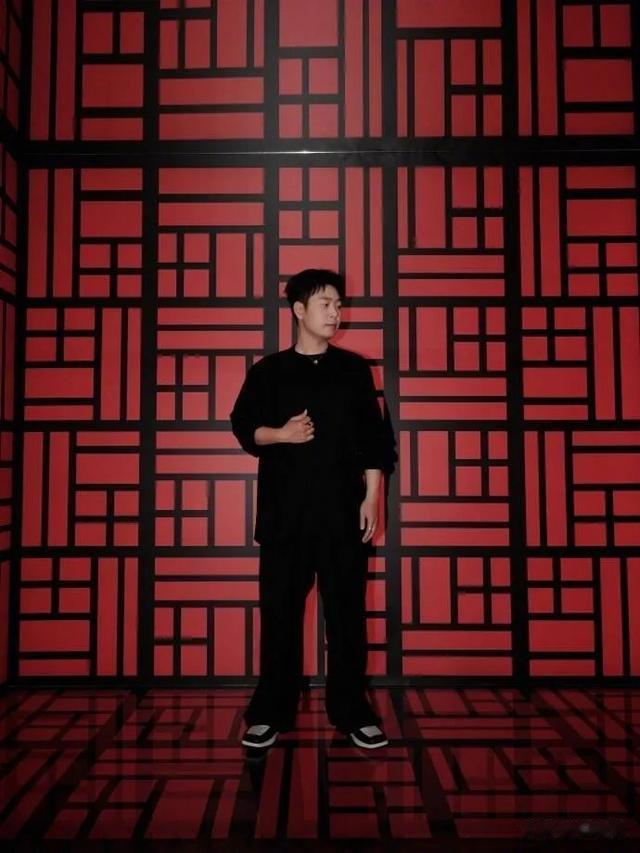 这一次，36岁的杜海涛“又瘦了”冲上热搜，他的商业帝国被扒