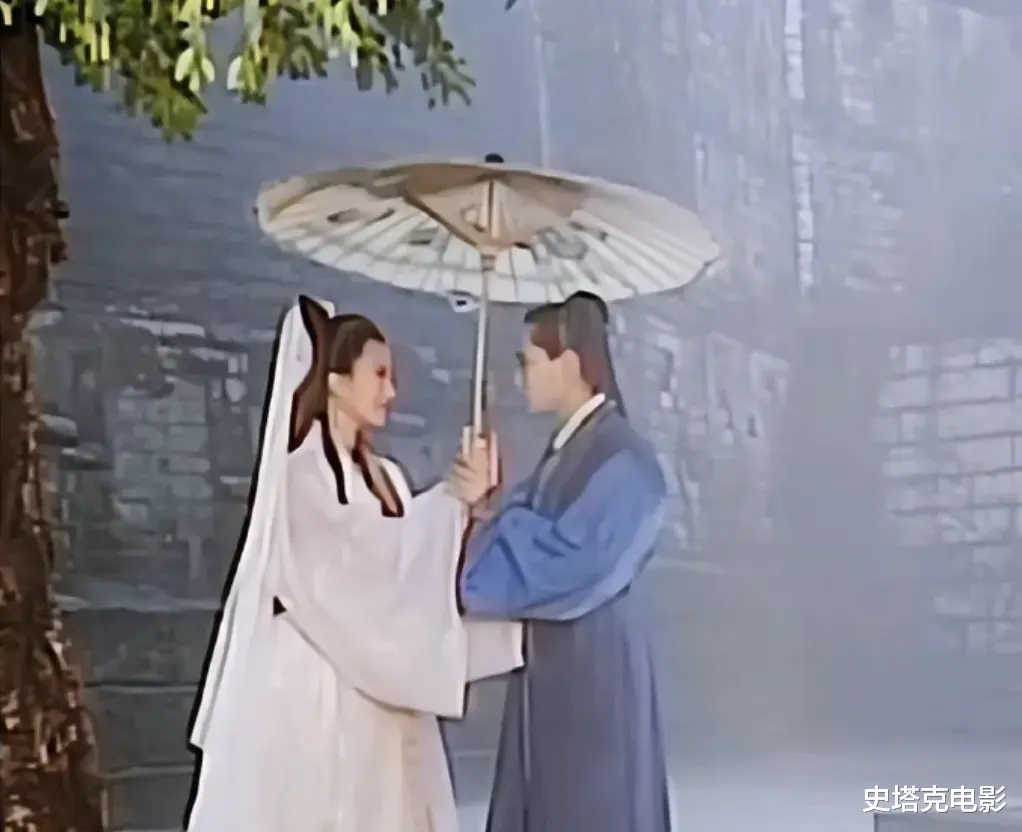 70岁赵雅芝和61岁叶童合照:医美和自然老去的差别显而易见