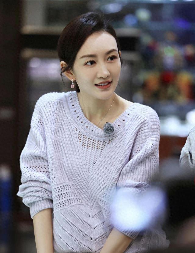 王鸥生娃后,越来越有气质了