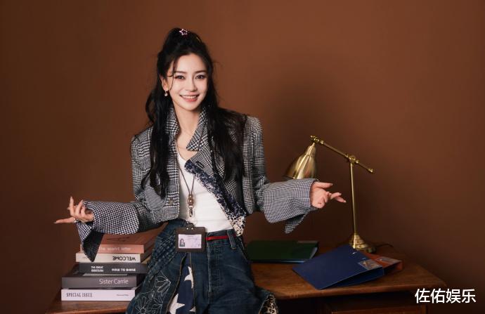 黄晓明叶柯感情甜蜜惹人羡，baby晒照秀美腿，手戴戒指有深意