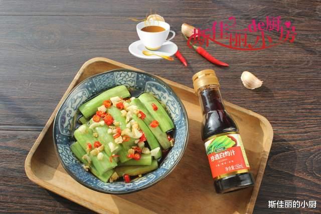 四月这菜每周至少吃三次,一焯一拌就能上桌,清爽少油腻,大口吃不怕胖