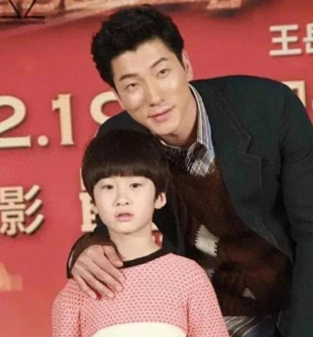 张亮儿子天天近照曝光！16岁身高一米九，越长越老成，看起来像36