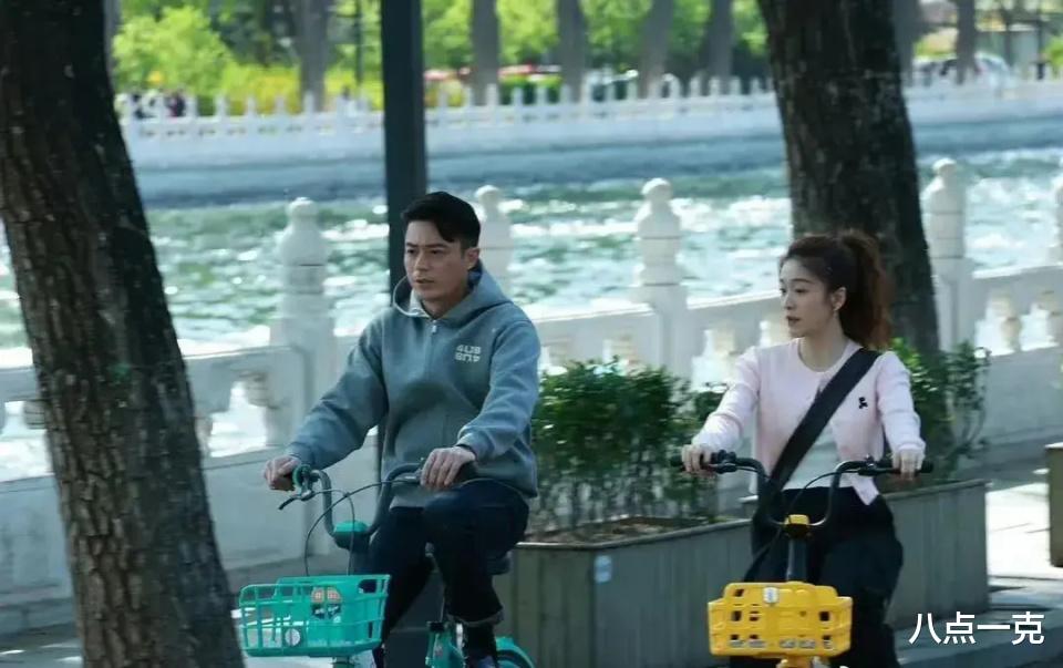 霍建华老了!一脸大褶子、沧桑显老,与27岁张雪迎同框宛如父女