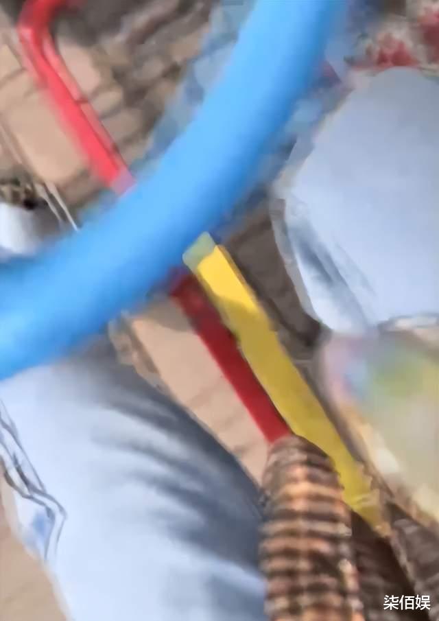 赵丽颖幸福分享亲子时光，带5岁儿子露营，想想自己背包乖巧又独立