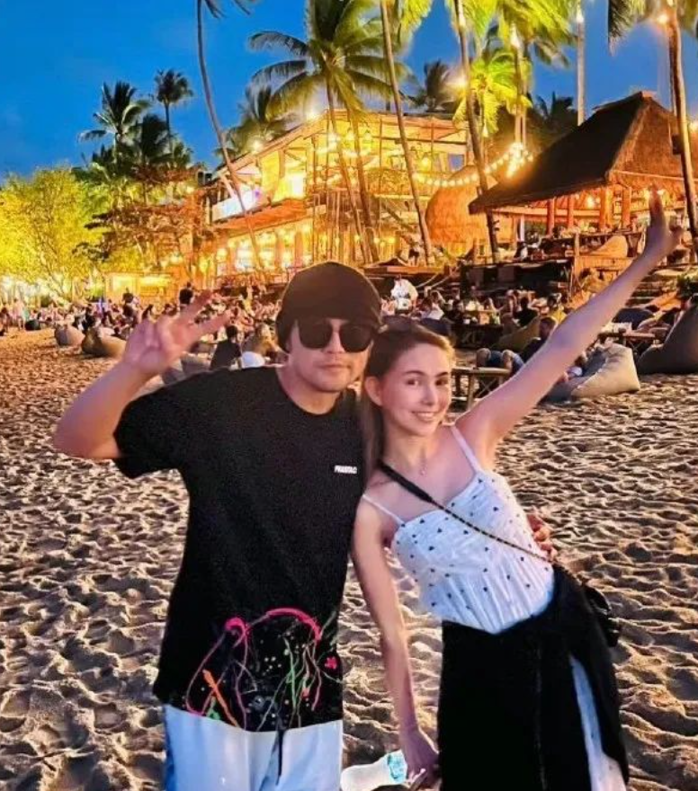 周杰伦携娇妻在意大利度假!昆凌打扮年轻,网友:国内赚钱国外花