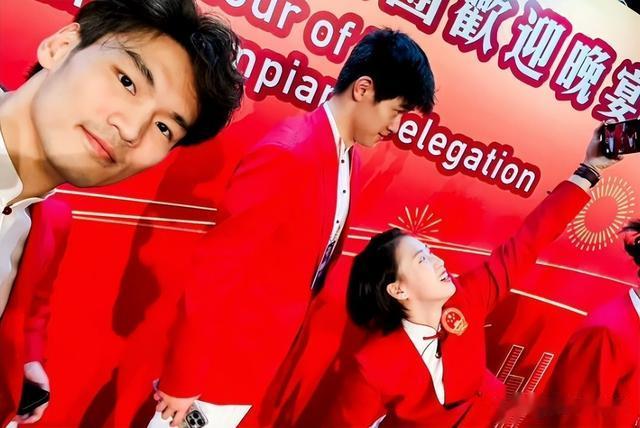 霍启刚晒儿女近照,11岁霍中曦越长越像太爷霍英东,是帅气美少年