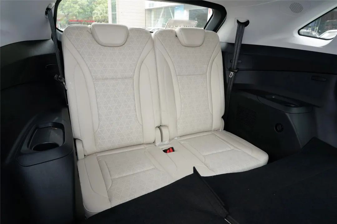9.99万就能入手一辆插混七座中型SUV，你敢信？