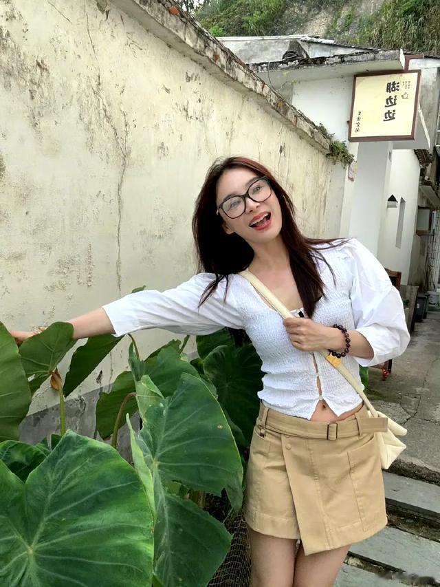 生活中的袁姗姗比影视剧中的漂亮