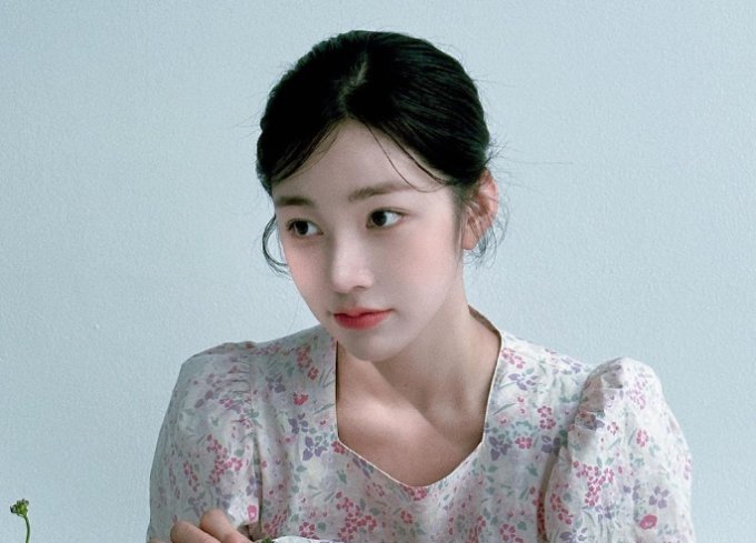 厉旭女友宣布婚讯，偶像组合出身，自称结婚对不起大家