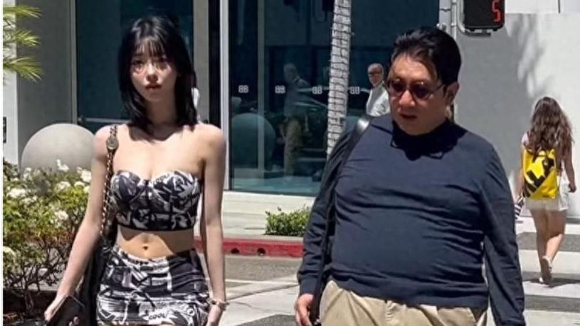 与方时赫同游的，24岁韩国女网红，被曝年收入超过30亿韩元