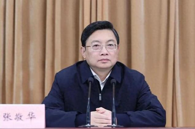 省委原副书记，抛弃原配妻子，娶了主持人小娇妻