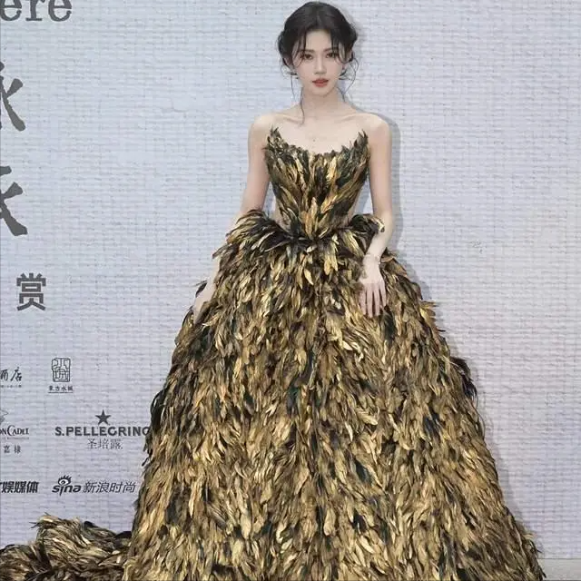 万万没想到,30岁鞠婧祎会以这种方式翻车,网友:不怪别人想歪