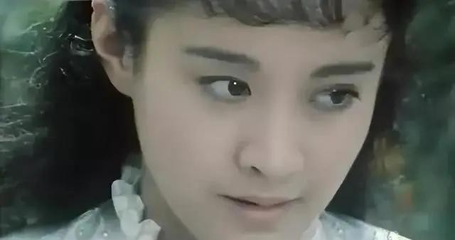 嫁大13岁名导被捧红，丈夫病逝后不愿再演戏，56岁至今未婚无子嗣